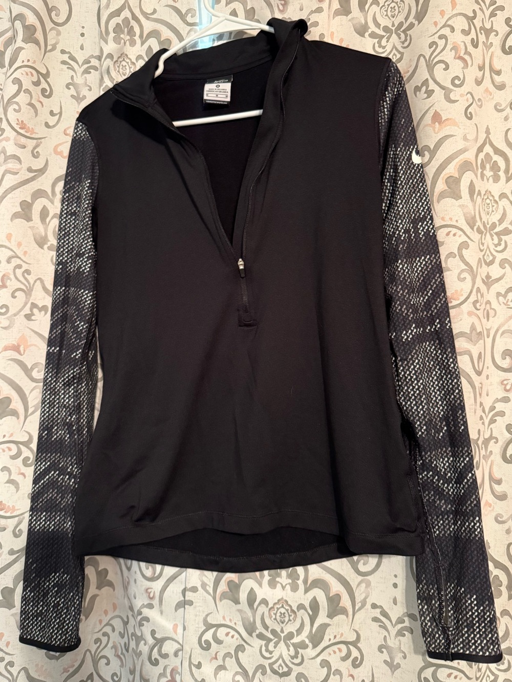Nike Dri-FIT Black Quarter-Zip Pullover w/ Patterned Sleeves 🖤